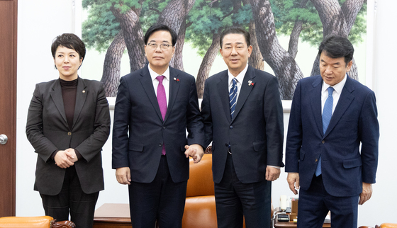 기념촬영하는 여야 원내대표