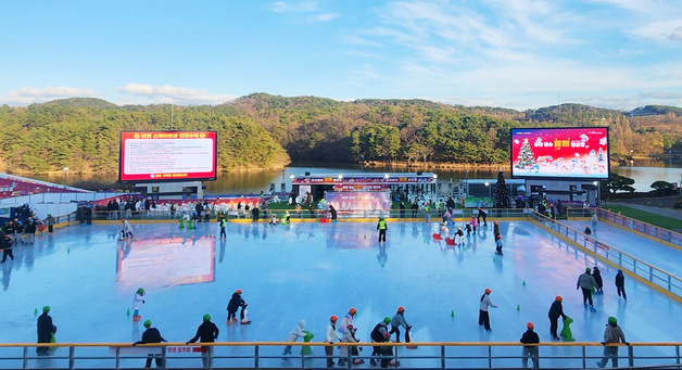 울산 문수 꿀잼빙상장 개장…2월8일까지 운영