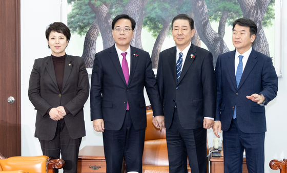 통일교 특검 논의 '한자리 모인 여야 원내대표'