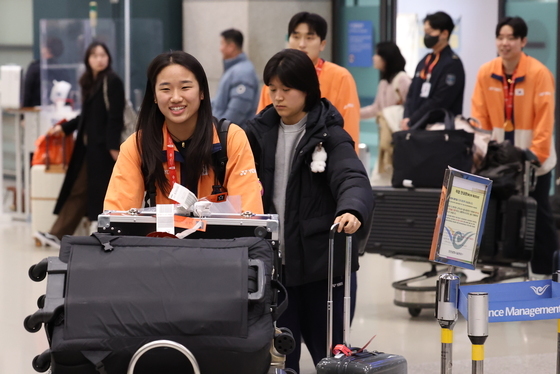 '배드민턴 여제' 안세영, 금의환향