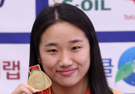 '배드민턴 여제' 안세영, 금의환향