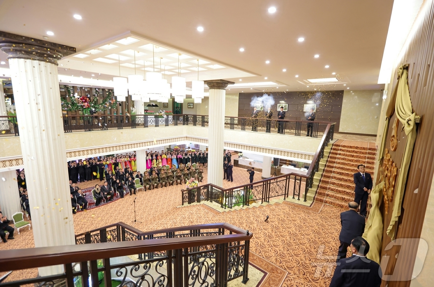 (평양 노동신문=뉴스1) = 북한 노동당 기관지 노동신문은 23일 "위대한 당중앙의 직접적인 발기와 정력적인 영도에 의하여 우리 나라 북부산간도시의 전형으로, 특색있는 사계절산악관 …