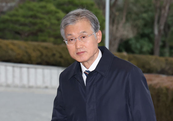 출근하는 조희대 대법원장