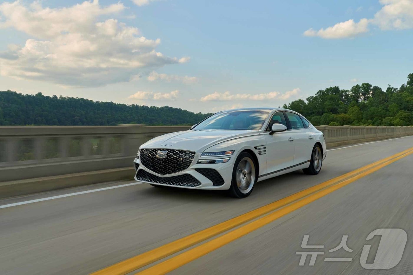 (서울=뉴스1) = 현대자동차그룹이 미국 고속도로 안전보험협회(IIHS)가 발표한 충돌 안전 평가에서 제네시스 G80과 기아 쏘렌토가 ‘톱 세이프티 픽 플러스' 등급을, 현대차 팰 …