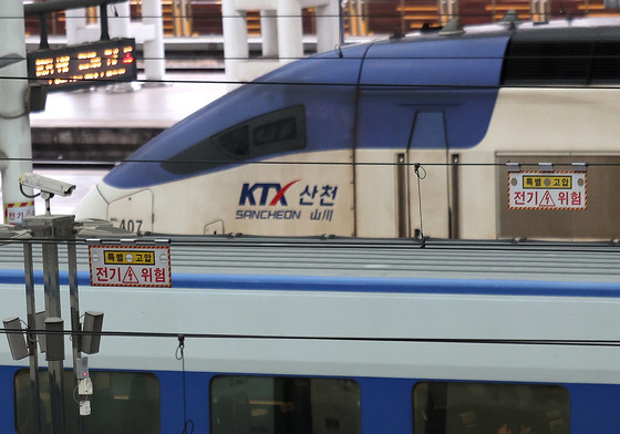 철도노조 총파업 유보…모든 열차 정상 운행