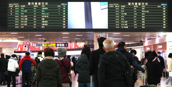 철도노조 총파업 유보…모든 열차 정상 운행