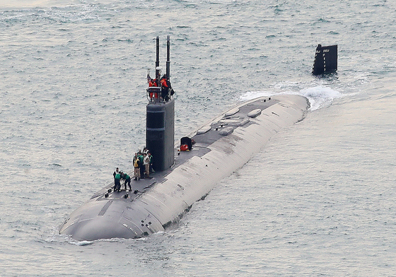 미 핵추진 잠수함 '그린빌함' 부산 입항