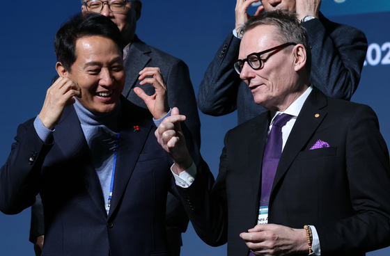 노벨상 수상자도 헷갈리는 '볼하트' 포즈