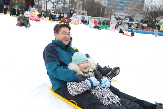 아이들과 즐거운 시간 보내는 오승록 노원구청장