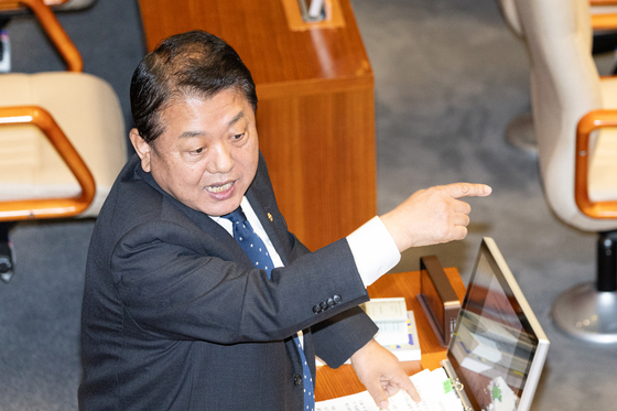 장동혁 국힘 대표 무제한 토론 방식에 항의하는 김병주 의원