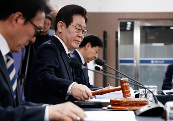 국무회의 주재하는 이재명 대통령