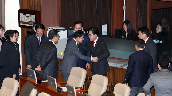 24시간 필리버스터 마친 장동혁 대표