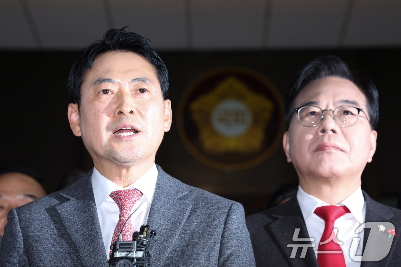 (서울=뉴스1) 신웅수 기자 = 장동혁 국민의힘 대표가 23일 서울 여의도 국회에서 열린 제430회국회(임시회) 제2차 본회의에서 '12·3 윤석열 비상계엄 등에 대한 전담재판부 …