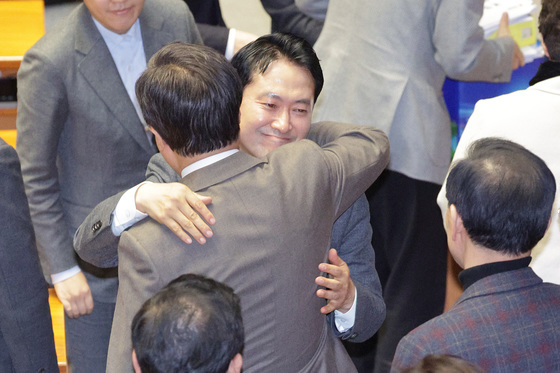 조국 "장동혁 '계엄은 내란 아냐'라는 건 '우리가 尹'이라는 말"