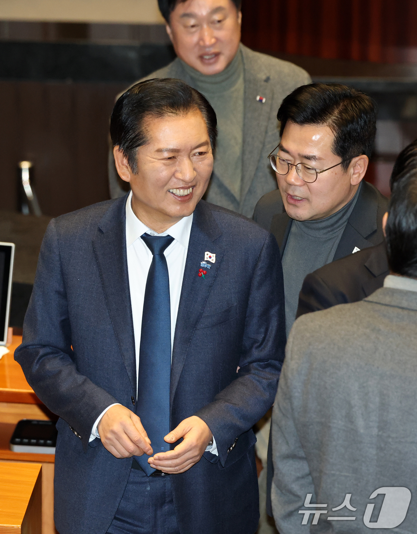 (서울=뉴스1) 이승배 기자 = 정청래 더불어민주당 대표가 23일 서울 여의도 국회에서 열린 제430회국회(임시회) 제2차 본회의에서 12·3 윤석열 비상계엄 등에 대한 전담재판부 …