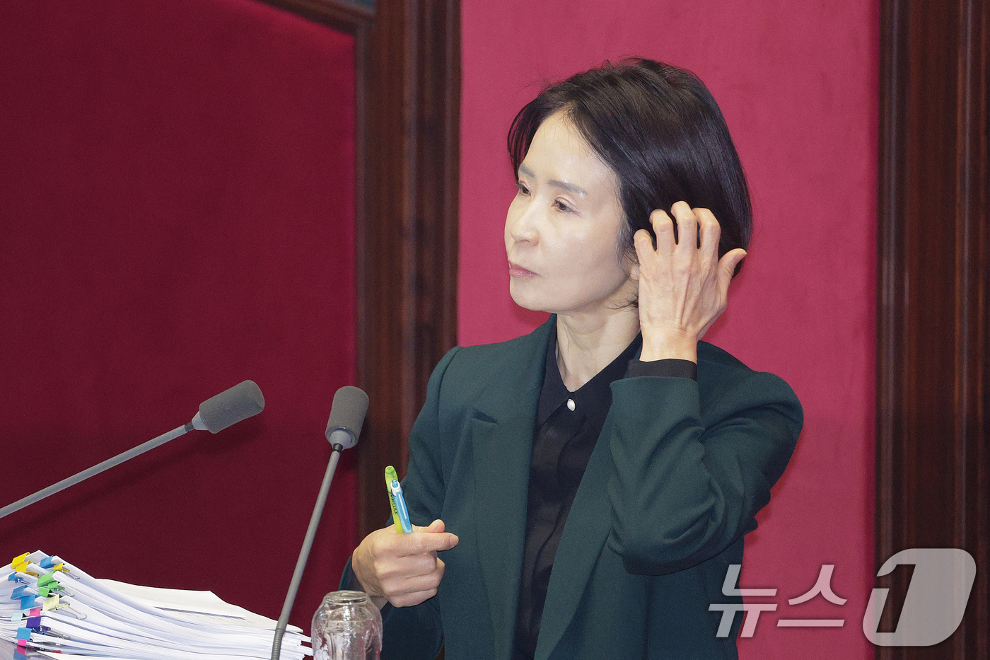 (서울=뉴스1) 신웅수 기자 = 최수진 국민의힘 의원이 23일 서울 여의도 국회에서 열린 제430회국회(임시회) 제2차 본회의에서 정보통신망 이용촉진 및 정보보호 등에 관한 법률 …