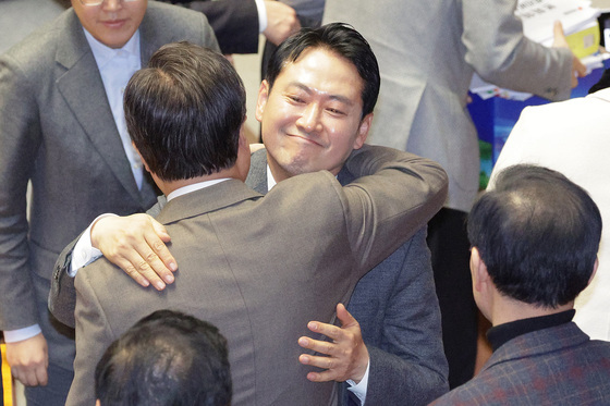 역대 최장 24시간 필리버스터 마친 장동혁