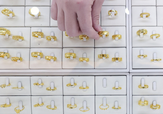 금값 연일 사상 최고…1979년 이후 최대 연간 상승세