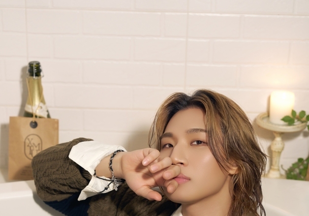 대성, 향기 브랜드 모델 발탁…욕조 안 치명 비주얼