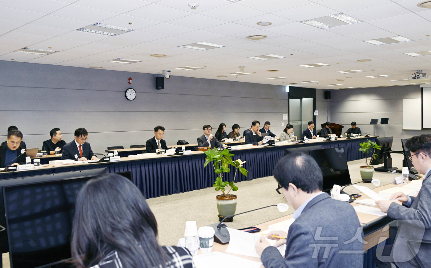 (서울=뉴스1) = 임기근 기획재정부 차관이 23일 오후 서울 종로구 교보빌딩에서 열린 '공공기관운영위원회'를 주재하고 있다. (기획재정부 제공. 재판매 및 DB 금지) 2025. …