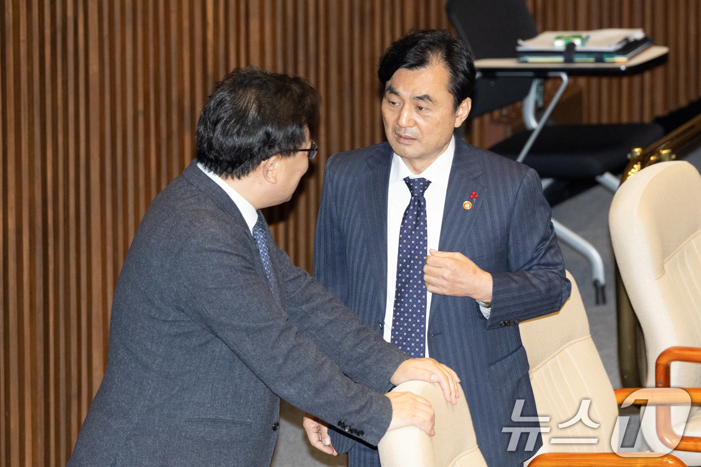 (서울=뉴스1) 이승배 기자 = 23일 서울 여의도 국회에서 열린 제430회국회(임시회) 제2차 본회의에서 장동혁 국민의힘 대표가 12·3 윤석열 비상계엄 등에 대한 전담재판부 설 …