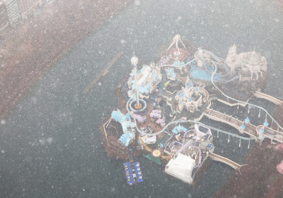 오후들어 눈 내리는 서울