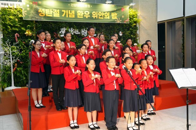 건양대병원 '환우 위안의 밤 음악회'…98세 명예총장도 참여