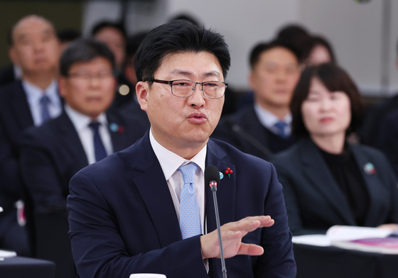 업무보고 하는 남재헌 북극항로 추진본부장