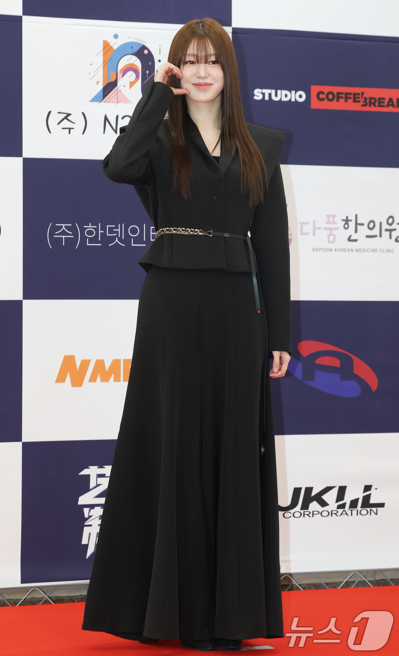 (서울=뉴스1) 권현진 기자 = 배우 최서은이 23일 서울 강남구 건설회관에서 열린 ‘제29회 춘사국제영화제’ 레드카펫 행사에 참석해 포즈를 취하고 있다. 2025.12.23/뉴스 …