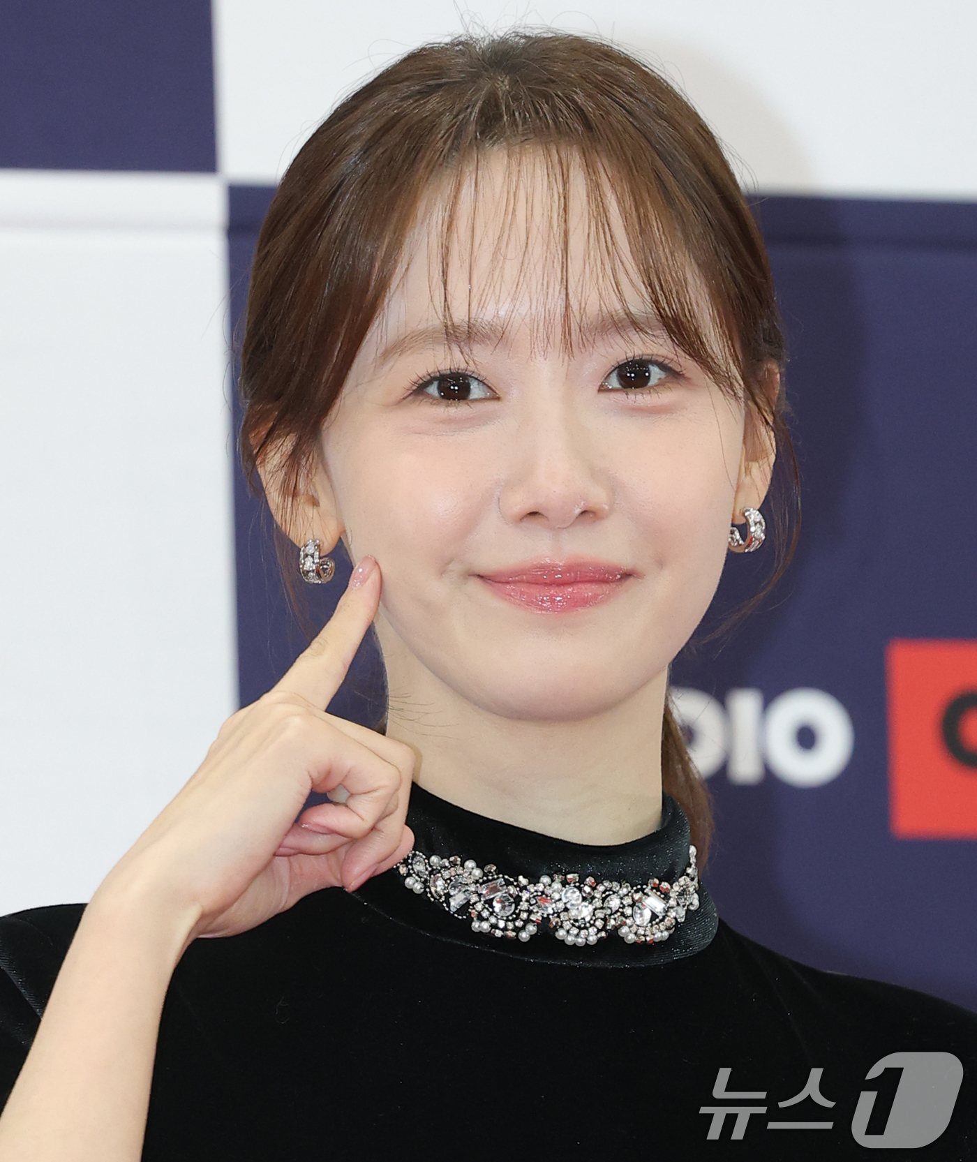 (서울=뉴스1) 권현진 기자 = 배우 임윤아(활동명 소녀시대 윤아)가 23일 서울 강남구 건설회관에서 열린 ‘제29회 춘사국제영화제’ 레드카펫 행사에 참석해 포즈를 취하고 있다. …