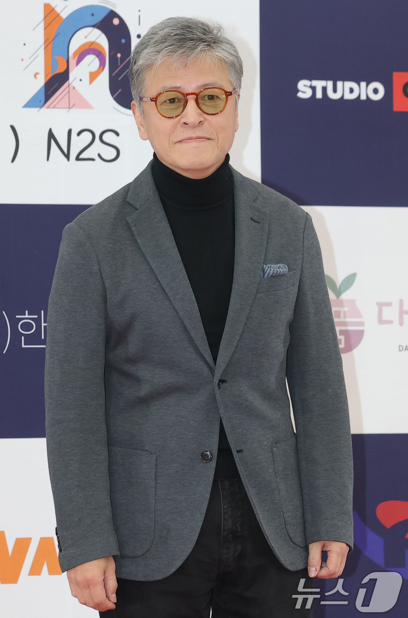 (서울=뉴스1) 권현진 기자 = 배우 권해효가 23일 서울 강남구 건설회관에서 열린 ‘제29회 춘사국제영화제’ 레드카펫 행사에 참석해 포즈를 취하고 있다. 2025.12.23/뉴스 …