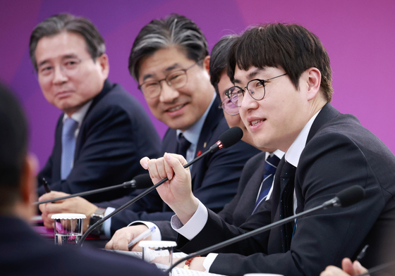 발언하는 하정우 AI미래기획수석