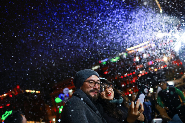 [포토] 멕시코시티에 내린 비눗방울 눈