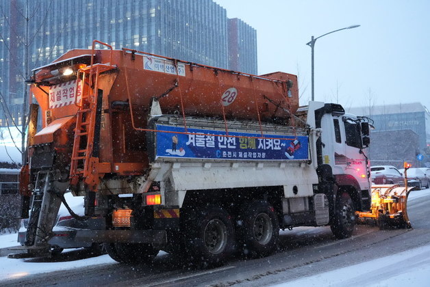 강원 삽당령 8.9㎝ 눈…내륙·산지에 밤까지 최대 15㎝ 더 온다