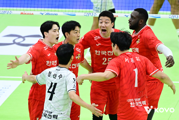 '베논 35점' 한전, 풀세트 끝 신승…'고준용 체제' 삼성화재 11연패