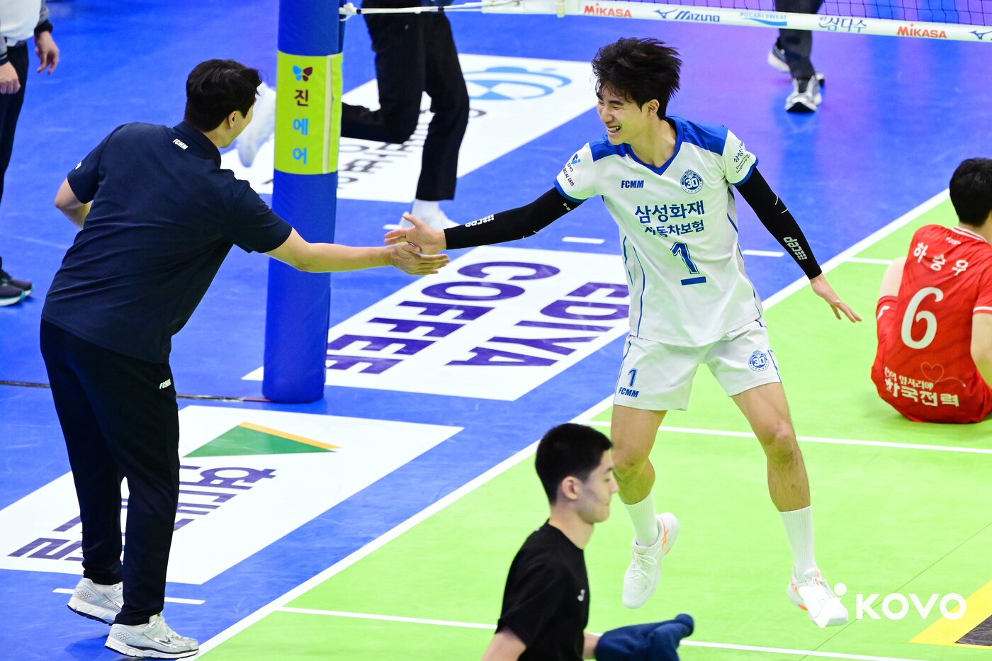 본문 이미지 - 삼성화재 고준용 감독대행(왼쪽). (KOVO 제공)