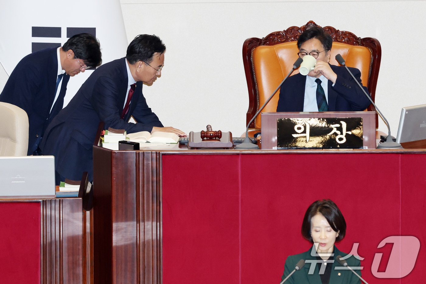 (서울=뉴스1) 이승배 기자 = 23일 오후 서울 여의도 국회에서 열린 제430회국회(임시회) 제2차 본회의에서 최수진 국민의힘 의원이 정보통신망 이용촉진 및 정보보호 등에 관한 …