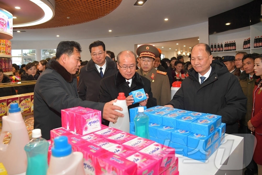 (평양 노동신문=뉴스1) = 북한 노동당 기관지 노동신문은 지난 23일 길주군 지방공업공장 준공식 진행됐다고 24일 보도했다. [국내에서만 사용가능. 재배포 금지. DB 금지. F …