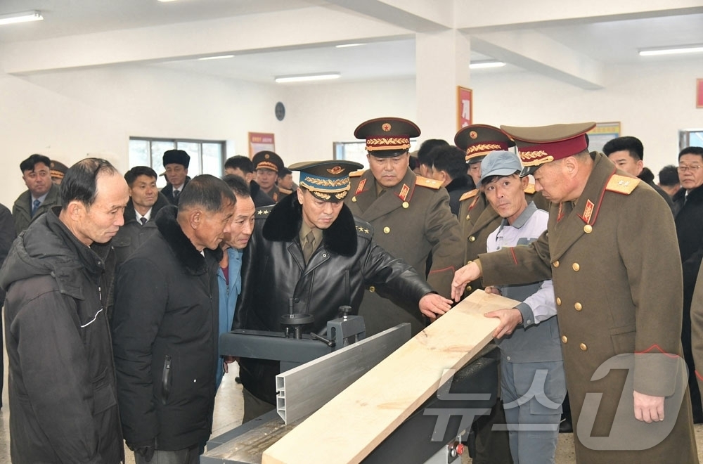 (평양 노동신문=뉴스1) = 북한 노동당 기관지 노동신문은 지난 23일 길주군 지방공업공장 준공식 진행됐다고 24일 보도했다. [국내에서만 사용가능. 재배포 금지. DB 금지. F …