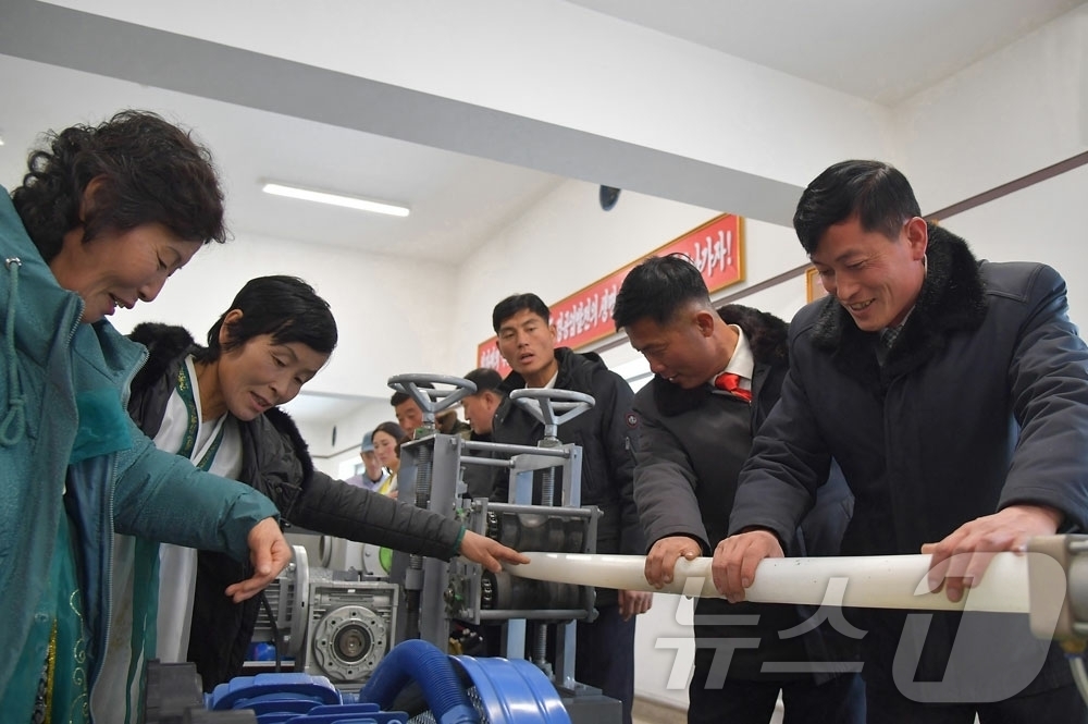 (평양 노동신문=뉴스1) = 북한 노동당 기관지 노동신문은 지난 23일 길주군 지방공업공장 준공식 진행됐다고 24일 보도했다. [국내에서만 사용가능. 재배포 금지. DB 금지. F …