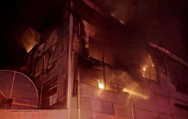 화성 자동차 부품 제조공장 화재…20명 대피