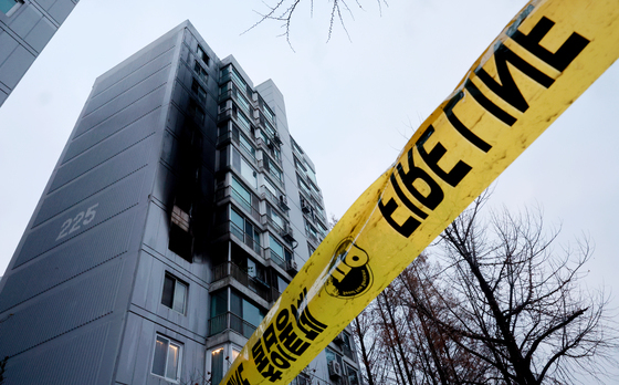 [뉴스1 PICK] 송파구 올림픽선수촌아파트서 화재…2명 심정지 이송