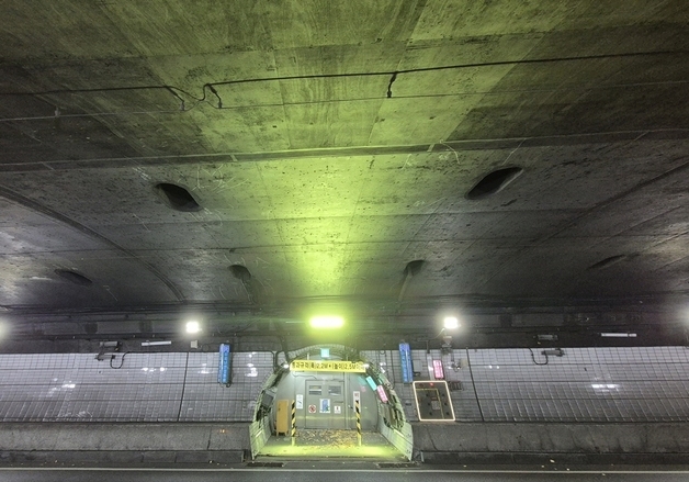 터널 화재 시 '연둣빛' 보고 대피하세요…서울시, 3곳 시범 설치