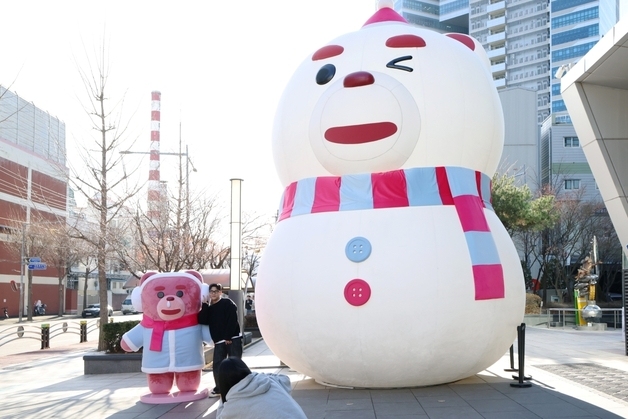롯데홈쇼핑, '벨리곰 공공 디자인'으로 선유도역 일대 변화
