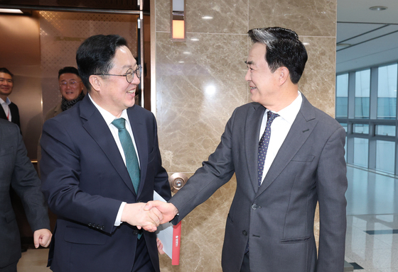 악수하는 대전·충남