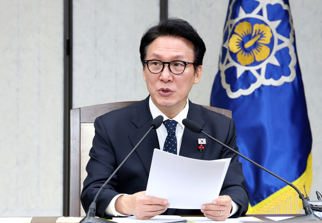 국가정책조정회의 발언하는 김민석 국무총리