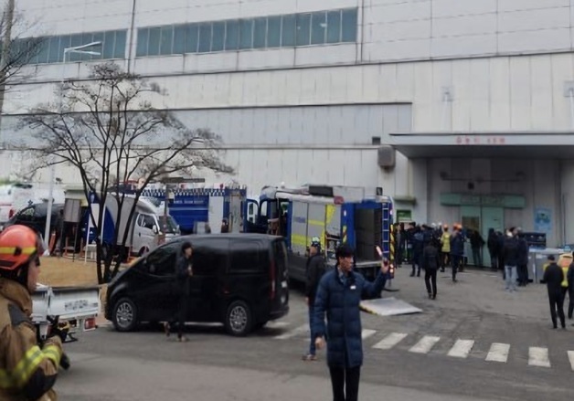 삼성전자 화성사업장 화재 20여분 만에 완진…120여명 대피