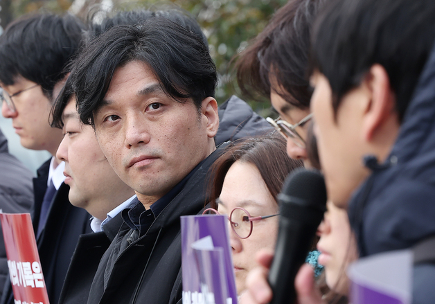'서부지법 난동 촬영' 다큐감독 유죄 판결, 헌재 재판소원 받는다(종합)