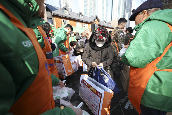 크리스마스, 이웃 사랑 실천합니다