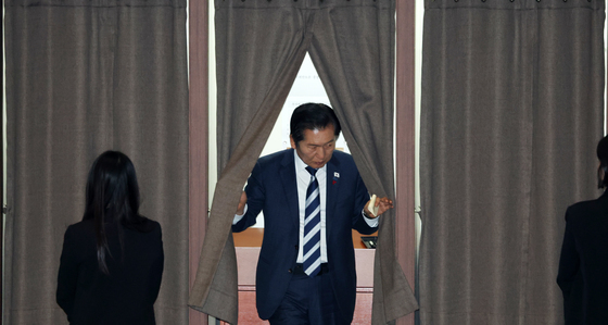 '허위정보근절법' 무제한 토론 종결 투표하는 정청래 대표